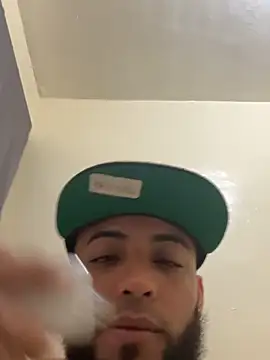 LeoPR00 online show from 10/21/25, 02:27