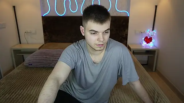 Vikki George online show from 12/01/25, 01:28