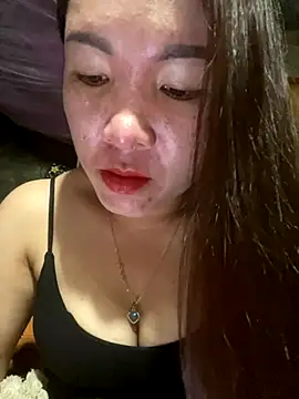 Luna-ass online show from 10/24/25, 12:04