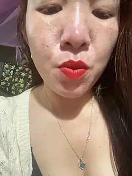 Snapshot of Luna-ass chatting on 12/23/25, 12:43 Luna-ass online show from 12/23/25, 12:43