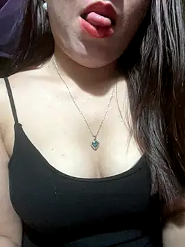 Snapshot of Luna-ass chatting on 12/21/25, 01:35 Luna-ass online show from 12/21/25, 01:35