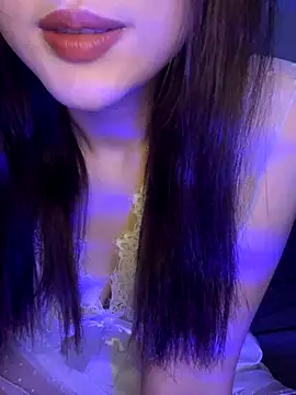 Snapshot of LenaZii chatting on 09/21/25, 06:18 LenaZii online show from 09/21/25, 06:18