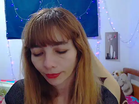 Snapshot of seraphinewhite chatting on 02/17/26, 06:22 seraphinewhite online show from 02/17/26, 06:22