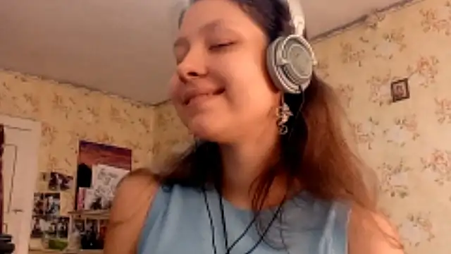 QutieDaSweet online show from 09/16/25, 07:20