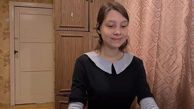 QutieDaSweet online show from 10/28/25, 03:07