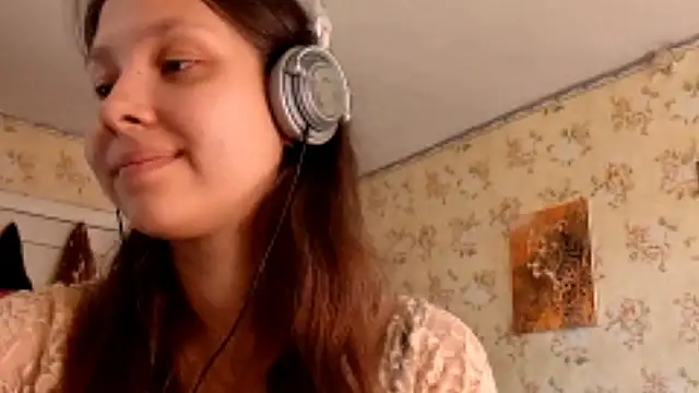 QutieDaSweet online show from 09/21/25, 07:13