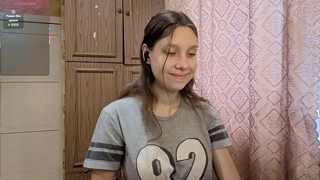 QutieDaSweet online show from 11/14/25, 08:18