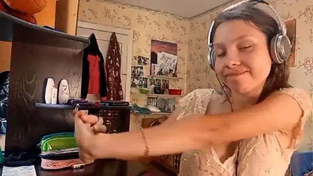 QutieDaSweet online show from 09/22/25, 06:08