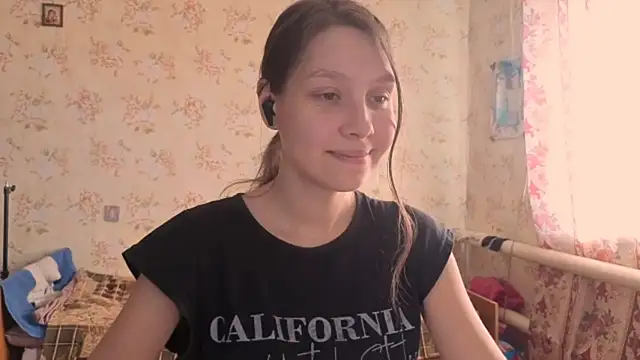 QutieDaSweet online show from 10/17/25, 07:22