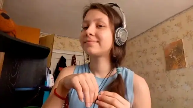 QutieDaSweet online show from 09/17/25, 08:05