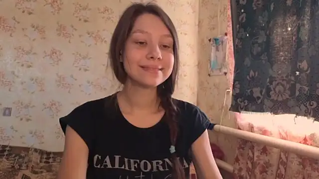 QutieDaSweet online show from 10/13/25, 06:15