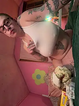 eggsma666 online show from 01/13/26, 07:56