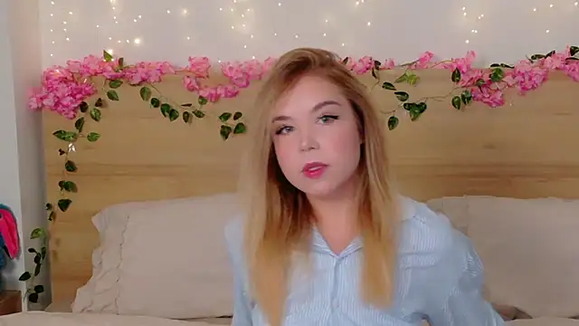 Lilith Bonheur online show from 10/29/25, 08:41