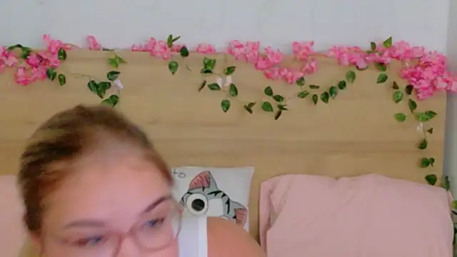 Lilith Bonheur online show from 11/21/25, 10:53