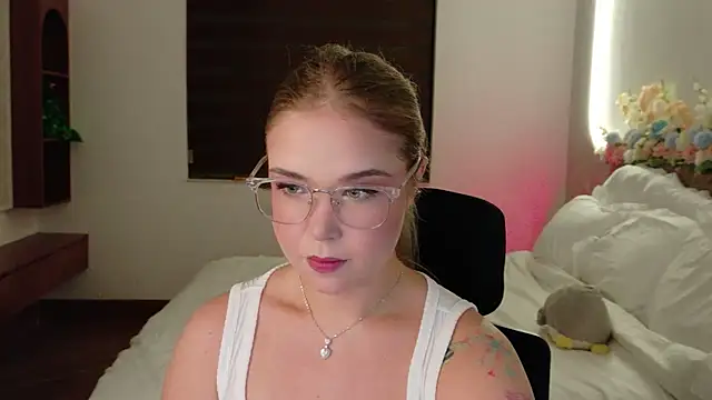 Lilith Bonheur online show from 04/07/26, 09:38