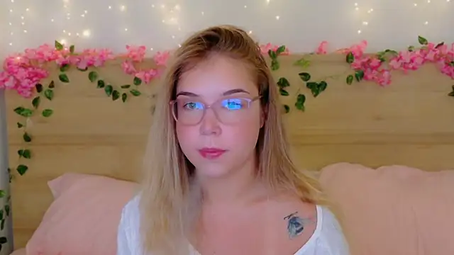 Lilith Bonheur online show from 11/20/25, 10:09