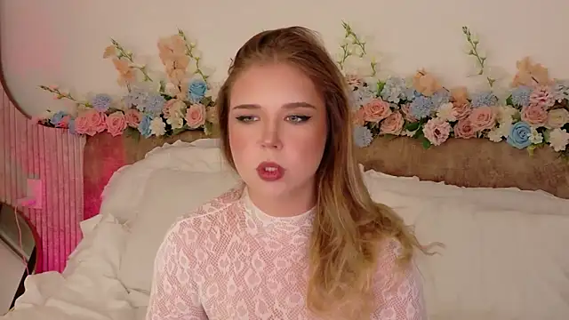 Lilith Bonheur online show from 04/21/26, 07:53