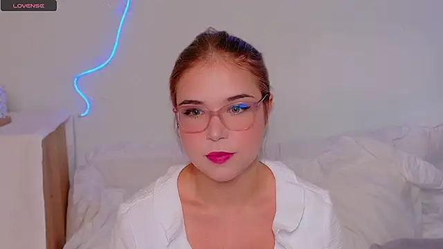 Lilith Bonheur online show from 12/02/25, 09:38