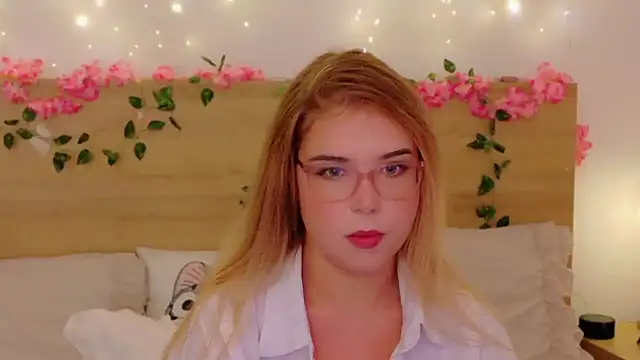 Lilith Bonheur online show from 11/29/25, 10:21