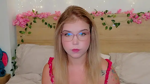 Lilith Bonheur online show from 11/06/25, 09:19