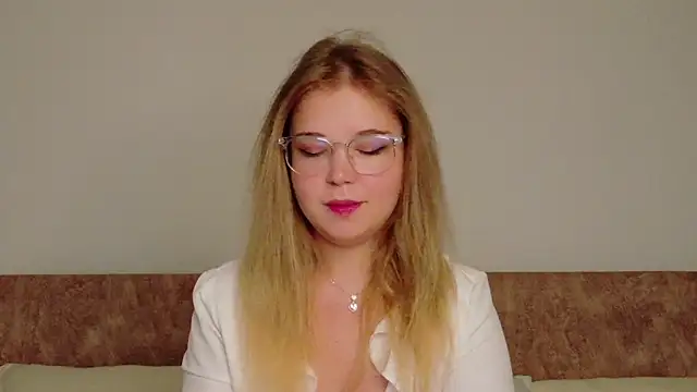 Lilith Bonheur online show from 02/11/26, 09:14