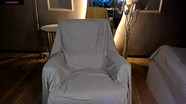 Selena Muse online show from 11/14/25, 05:44