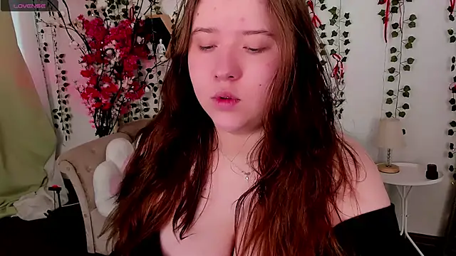 Snapshot of Selena_Muse chatting on 04/14/26, 01:38 Selena Muse online show from 04/14/26, 01:38