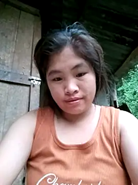 Luyen004 online show from 04/13/26, 10:47