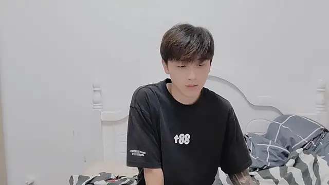 Snapshot of xiaoyi2563 chatting on 10/20/25, 12:38 xiaoyi2563 online show from 10/20/25, 12:38