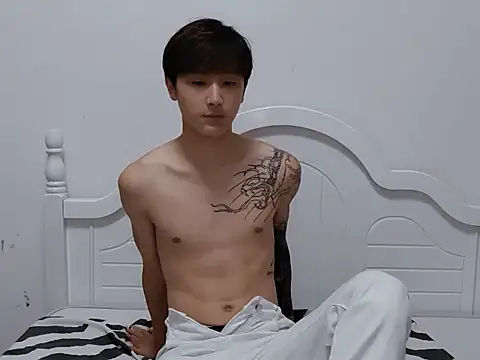 Snapshot of xiaoyi2563 chatting on 09/18/25, 01:36 xiaoyi2563 online show from 09/18/25, 01:36