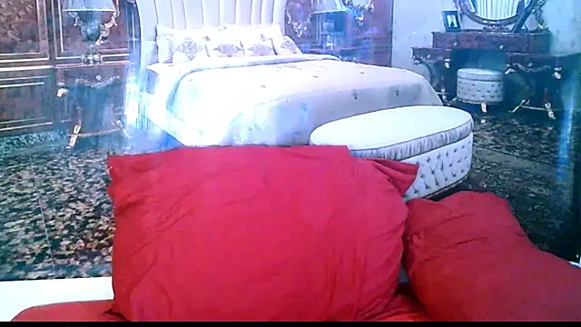 IndianSexcSmyle online show from 12/17/25, 04:34