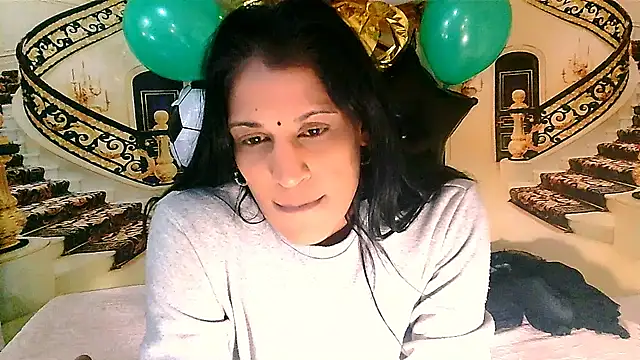 Snapshot of IndianSexcSmyle chatting on 07/18/26, 05:38 IndianSexcSmyle online show from 07/18/26, 05:38