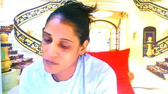 IndianSexcSmyle online show from 04/18/26, 05:32