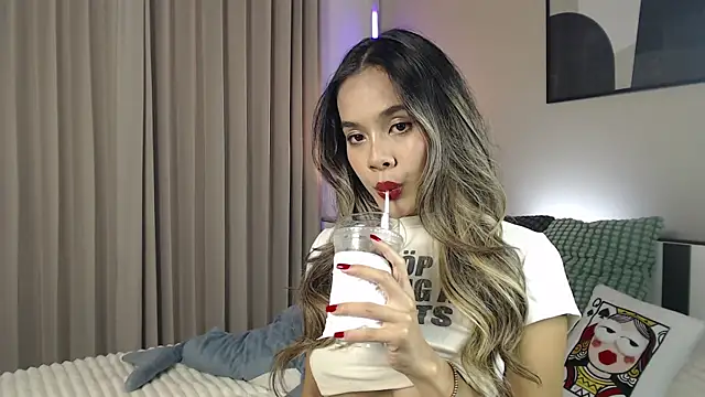 lilypeachxx online show from 07/05/26, 04:06