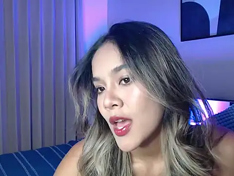 lilypeachxx online show from 06/24/26, 11:24