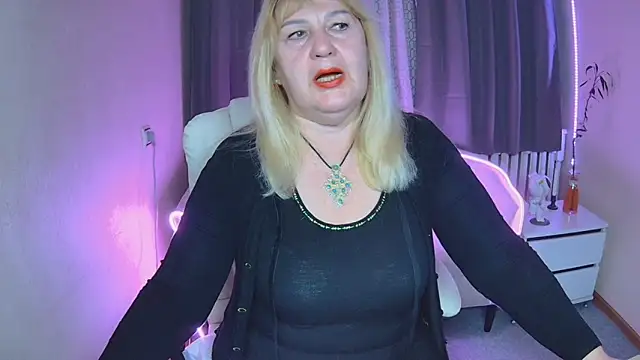 EmmaEllison online show from 11/12/25, 06:50