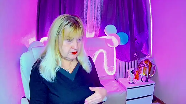 EmmaEllison online show from 09/29/25, 05:58