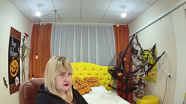 EmmaEllison online show from 10/17/25, 06:17