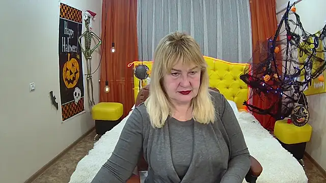 EmmaEllison online show from 10/21/25, 06:24