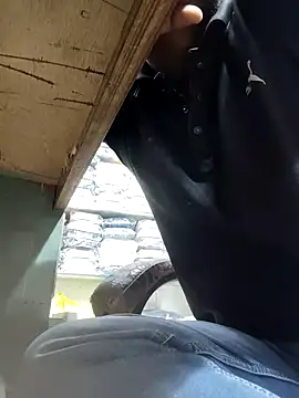 Snapshot of lil_saintdeath chatting on 10/31/25, 06:54 lil saintdeath online show from 10/31/25, 06:54