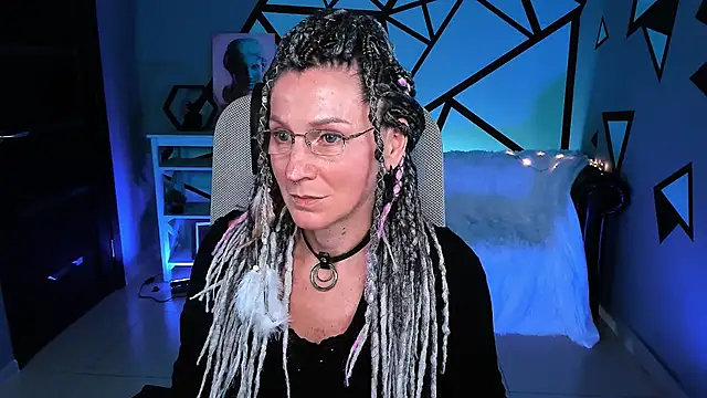 Snapshot of UmaSpace chatting on 09/25/25, 02:01 UmaSpace online show from 09/25/25, 02:01