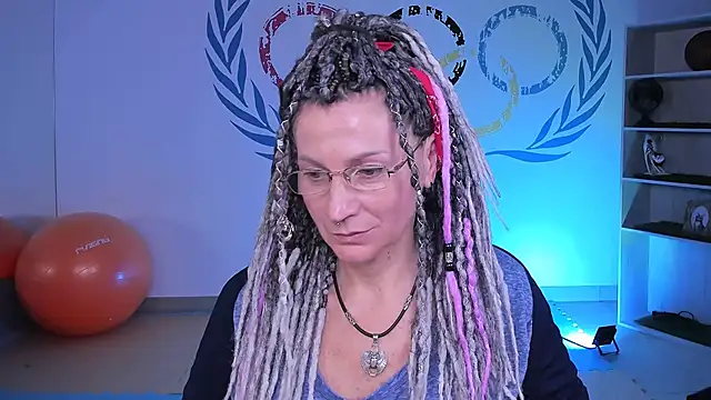 Snapshot of UmaSpace chatting on 09/29/25, 01:17 UmaSpace online show from 09/29/25, 01:17