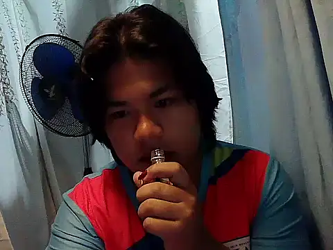 Huntrix2025 online show from 11/16/25, 07:18