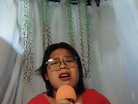 Huntrix2025 online show from 11/29/25, 01:39