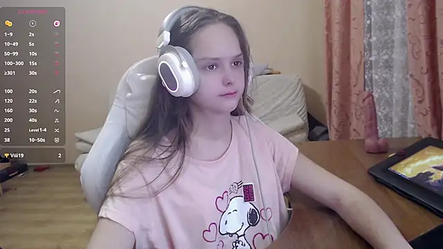 Snapshot of SharybbFace chatting on 10/22/25, 03:44 SharybbFace online show from 10/22/25, 03:44