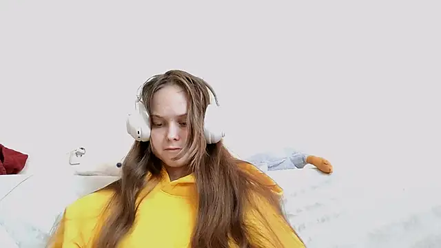 Snapshot of SharybbFace chatting on 09/13/25, 02:17 SharybbFace online show from 09/13/25, 02:17