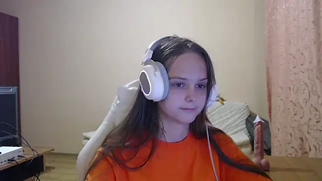 Snapshot of SharybbFace chatting on 09/30/25, 03:51 SharybbFace online show from 09/30/25, 03:51