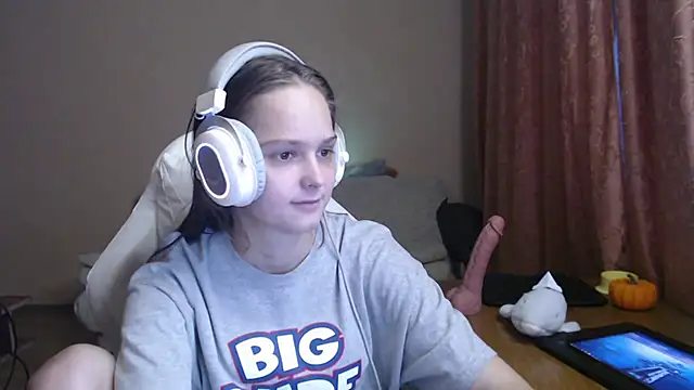 Snapshot of SharybbFace chatting on 10/02/25, 03:04 SharybbFace online show from 10/02/25, 03:04