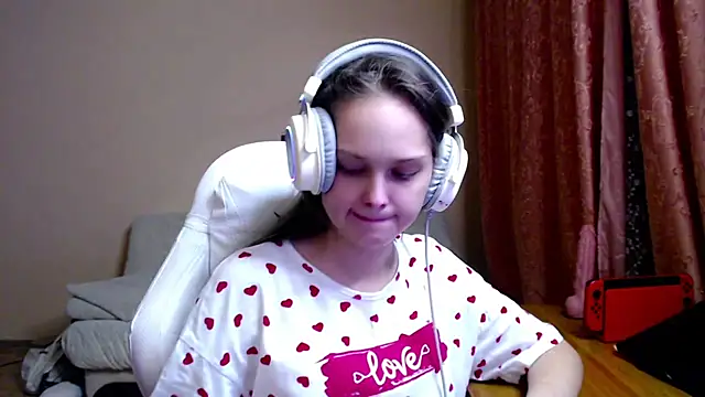 Snapshot of SharybbFace chatting on 10/31/25, 03:08 SharybbFace online show from 10/31/25, 03:08