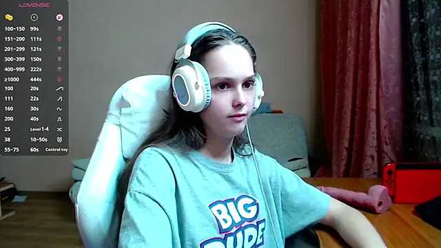 Snapshot of SharybbFace chatting on 10/28/25, 03:55 SharybbFace online show from 10/28/25, 03:55